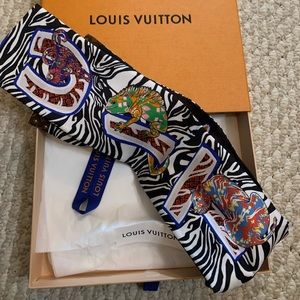 LAST OFFER:Louis Vuitton silk monoWorld Bandeau.